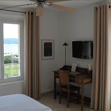 Hotel Villa Les Rosiers Grimaud Bagian luar foto