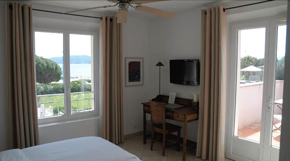Hotel Villa Les Rosiers Grimaud Bagian luar foto