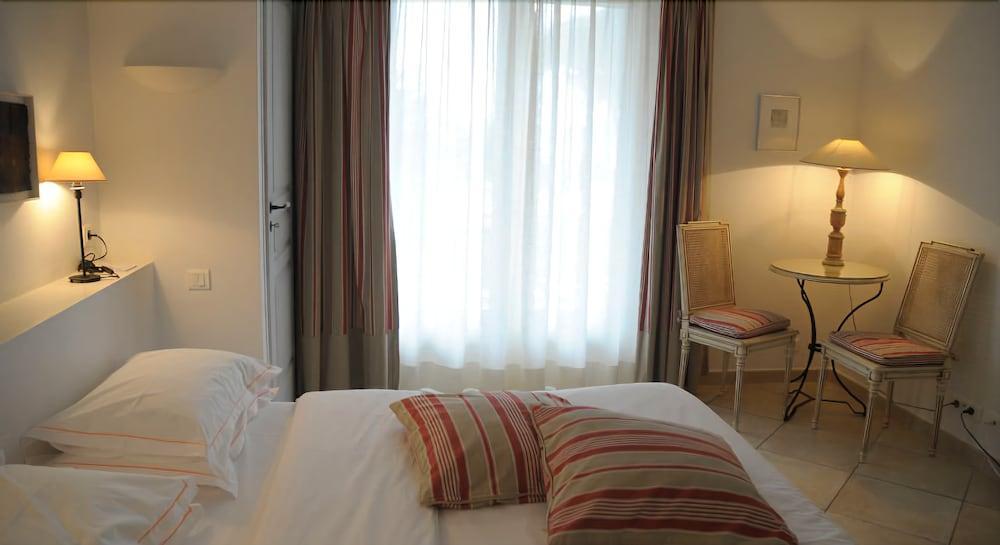 Hotel Villa Les Rosiers Grimaud Bagian luar foto