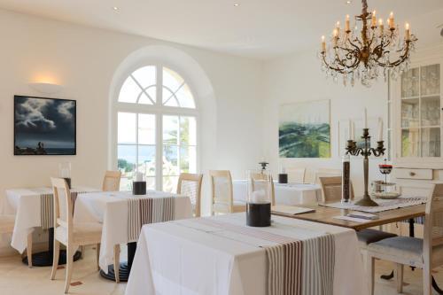 Hotel Villa Les Rosiers Grimaud Bagian luar foto