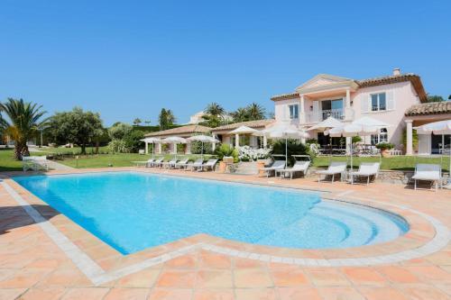 Hotel Villa Les Rosiers Grimaud Bagian luar foto