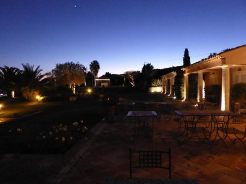 Hotel Villa Les Rosiers Grimaud Bagian luar foto