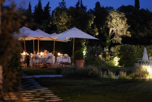 Hotel Villa Les Rosiers Grimaud Bagian luar foto