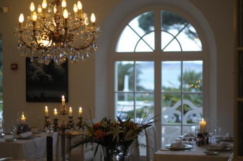 Hotel Villa Les Rosiers Grimaud Bagian luar foto