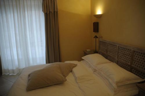 Hotel Villa Les Rosiers Grimaud Bagian luar foto