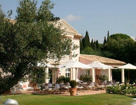 Hotel Villa Les Rosiers Grimaud Bagian luar foto